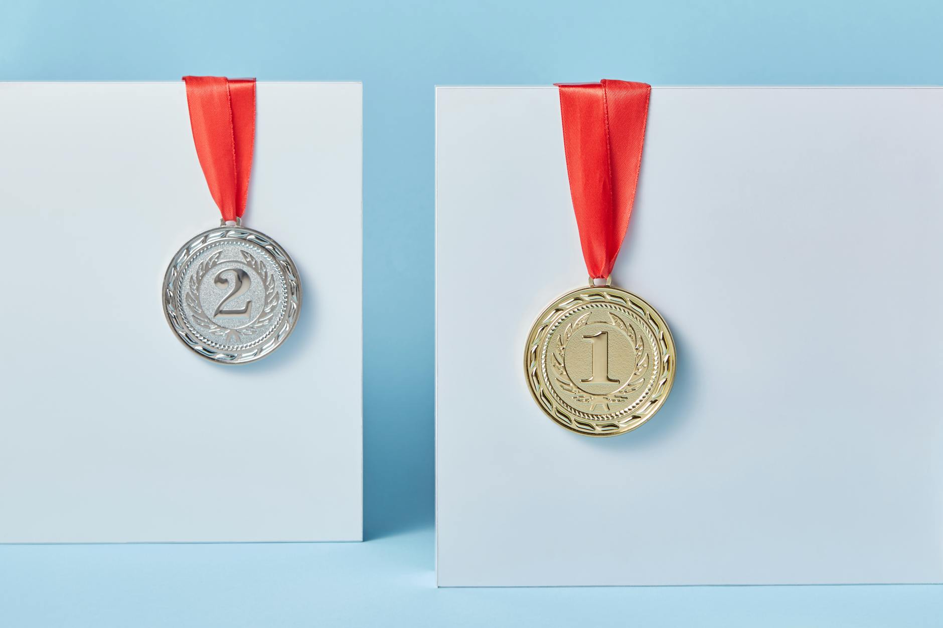 Zdjęcie drużyny Setbol Oświęcim świętującej zdobycie medali w sezonie